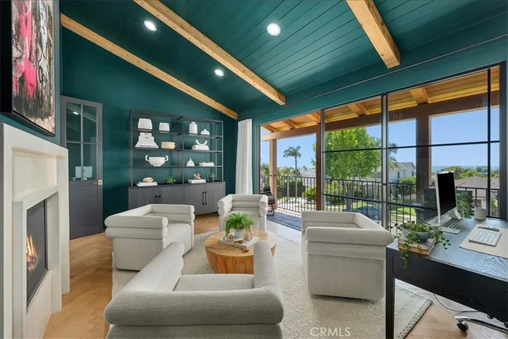 554 S Helberta Avenue, Redondo Beach, California 90277
