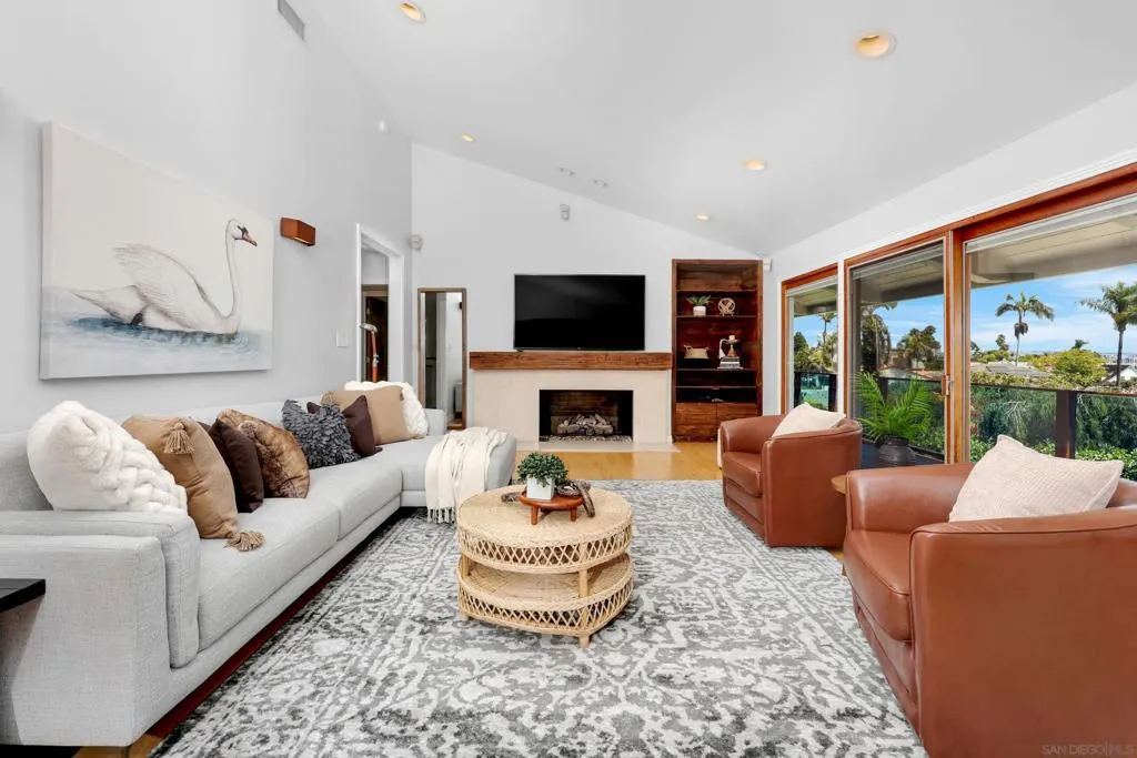885 Rosecrans St, San Diego, California 92106 home-pic-7