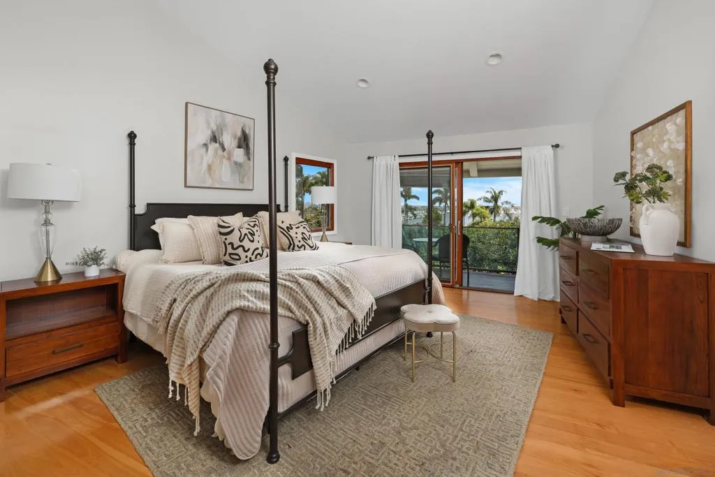 885 Rosecrans St, San Diego, California 92106 home-pic-22