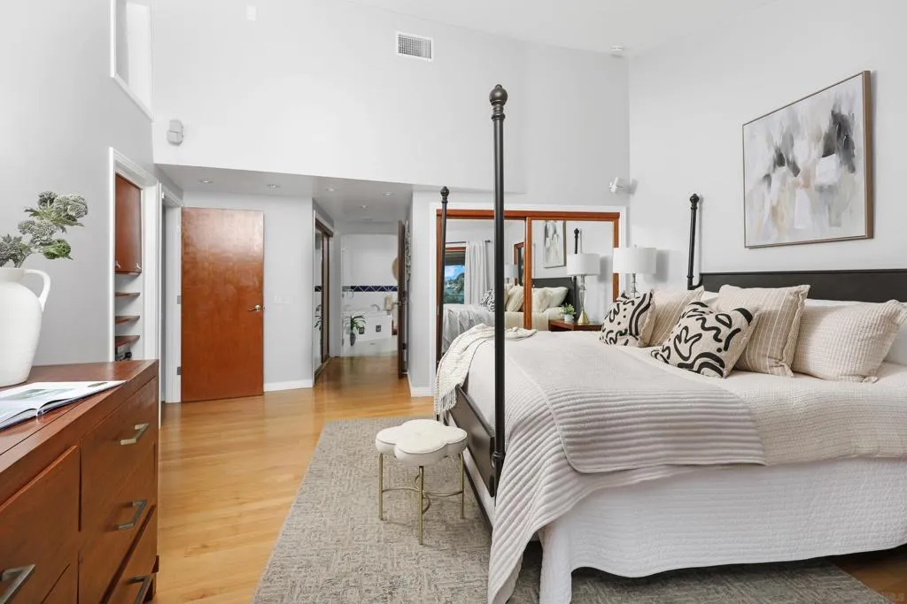 885 Rosecrans St, San Diego, California 92106 home-pic-24
