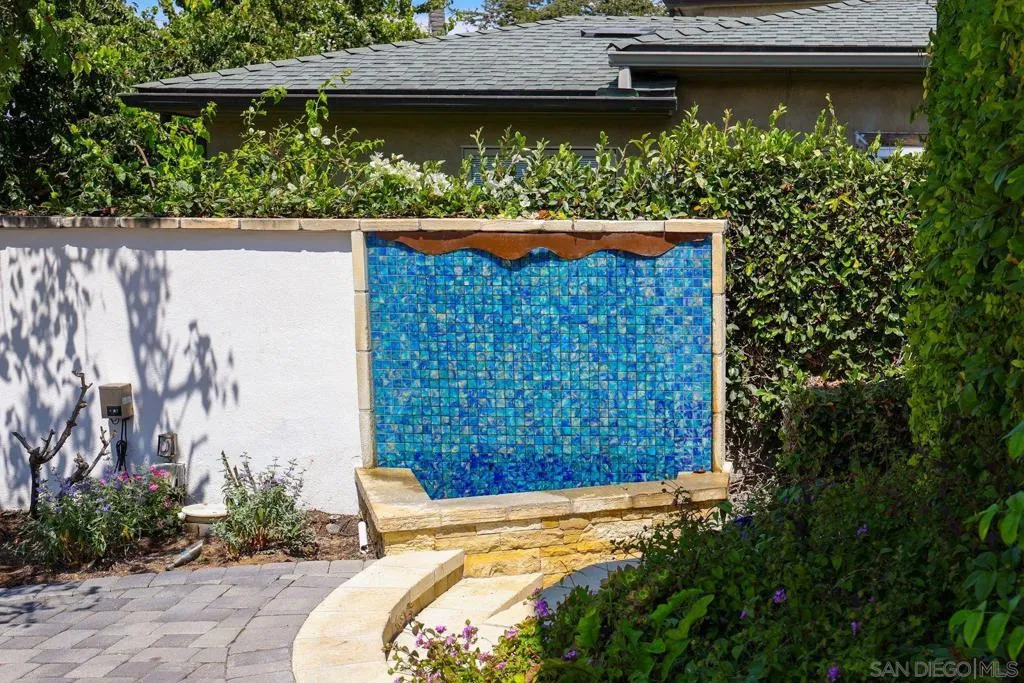 885 Rosecrans St, San Diego, California 92106 home-pic-71