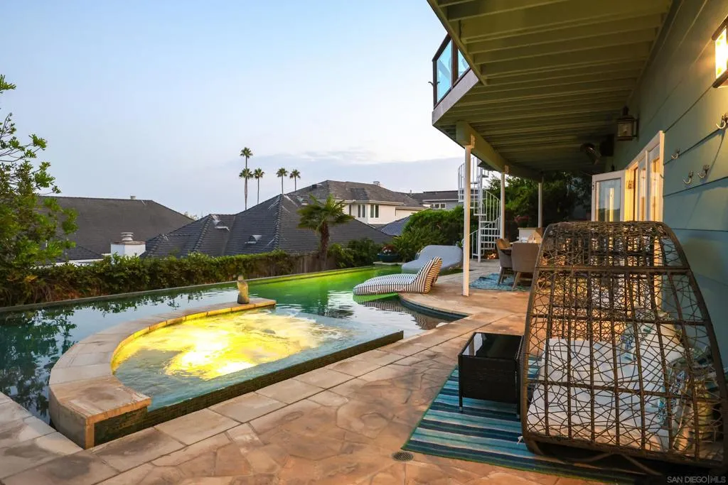 885 Rosecrans St, San Diego, California 92106 home-pic-64