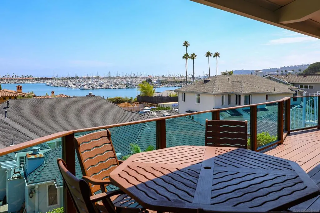 885 Rosecrans St, San Diego, California 92106 home-pic-9