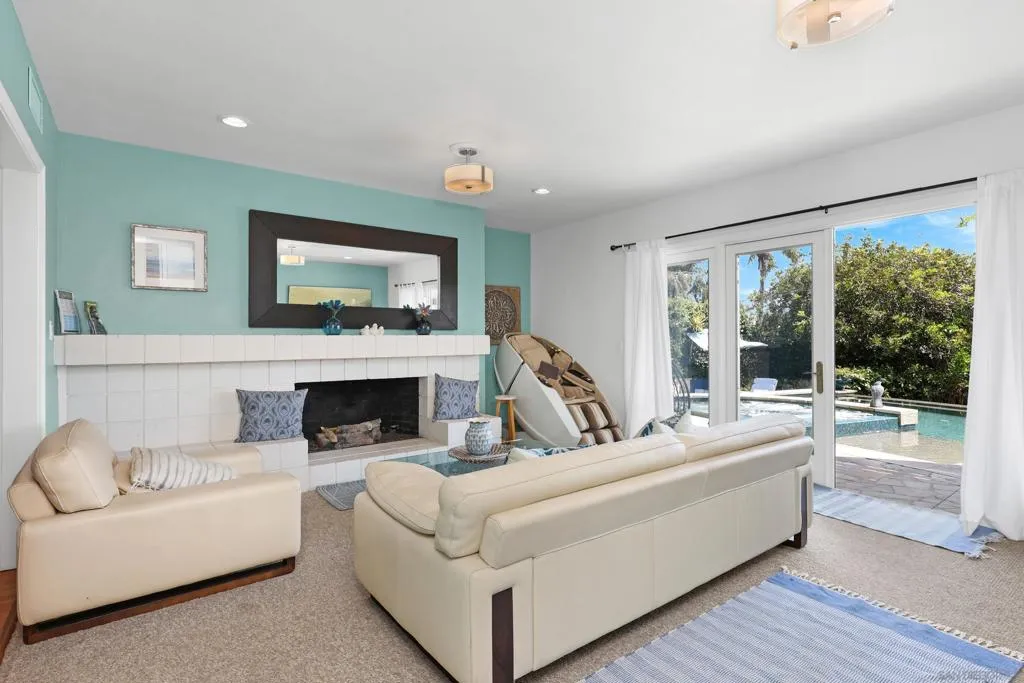 885 Rosecrans St, San Diego, California 92106 home-pic-33