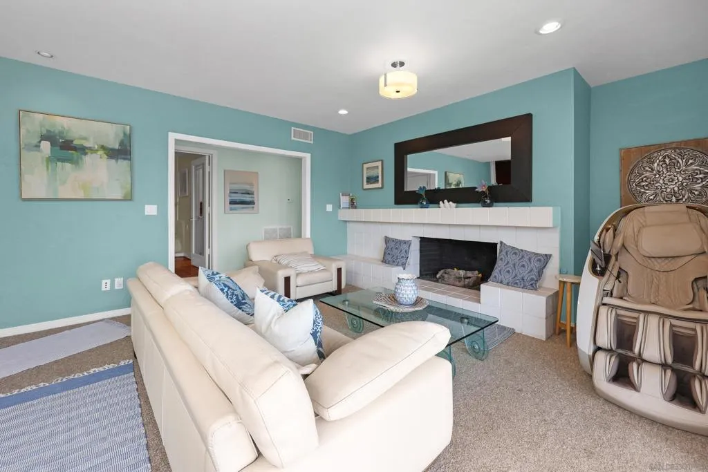 885 Rosecrans St, San Diego, California 92106 home-pic-35