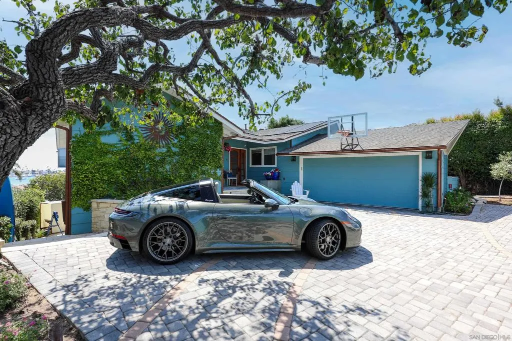 885 Rosecrans St, San Diego, California 92106 home-pic-74