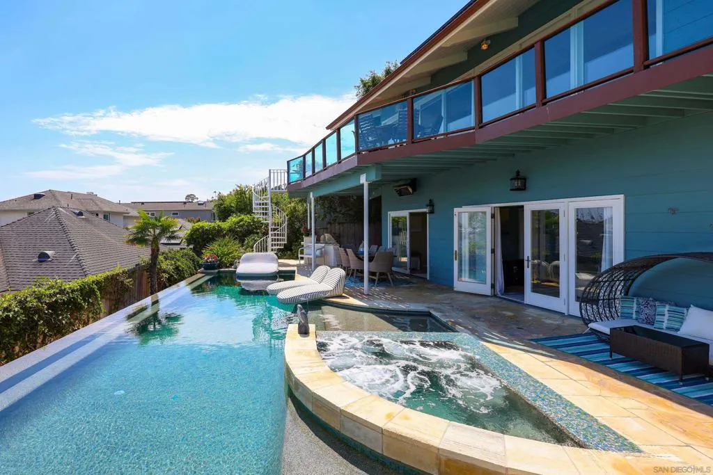 885 Rosecrans St, San Diego, California 92106 home-pic-12