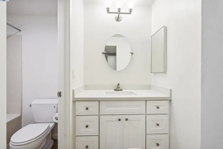 760 Canyon Oaks Dr, Oakland, California 94605