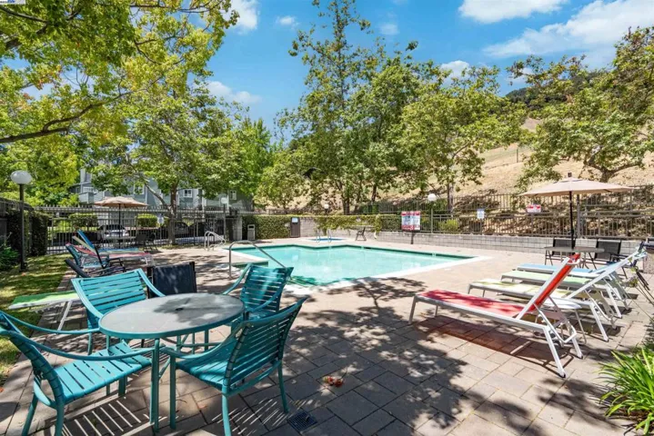760 Canyon Oaks Dr, Oakland, California 94605