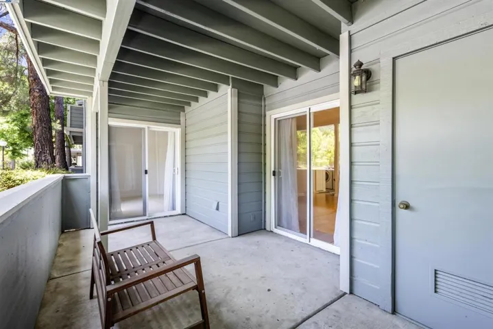 760 Canyon Oaks Dr, Oakland, California 94605