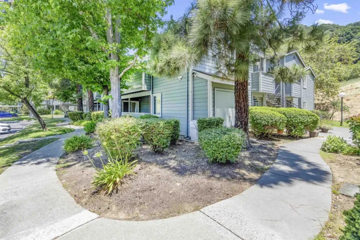 760 Canyon Oaks Dr, Oakland, California 94605