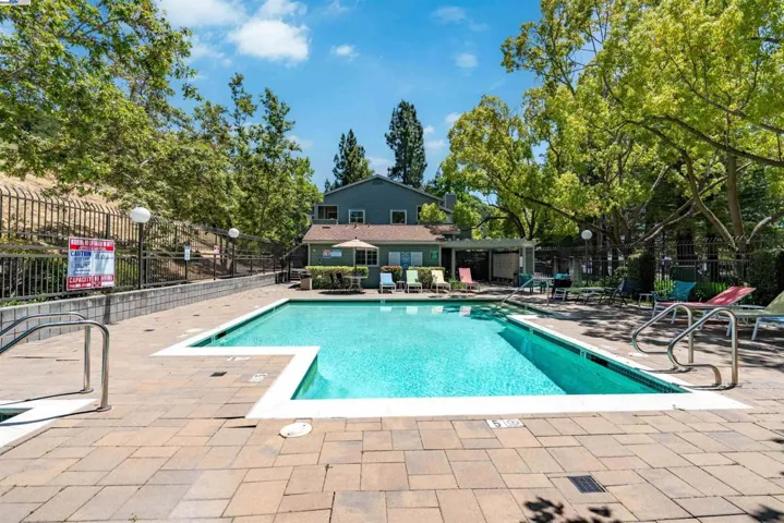760 Canyon Oaks Dr, Oakland, California 94605