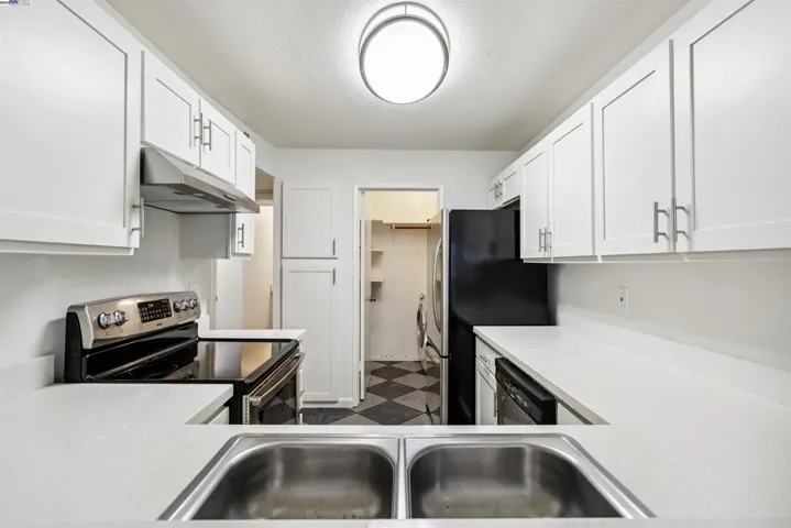 760 Canyon Oaks Dr, Oakland, California 94605