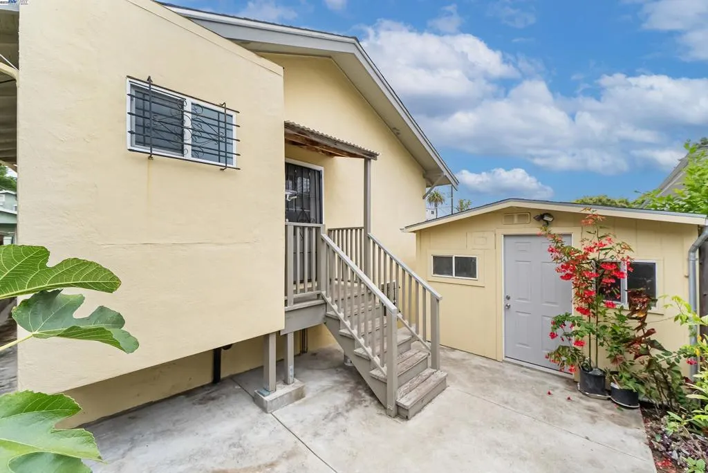 931 E 23rd St, Oakland, California 94606 home-pic-5