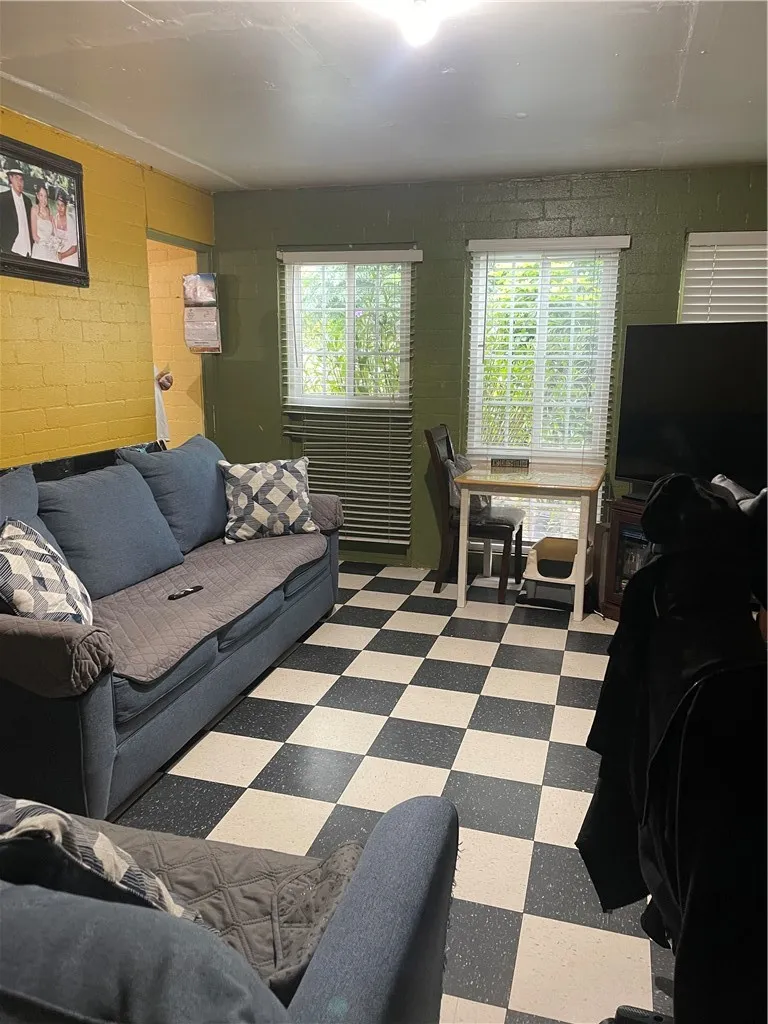 1909 Wardell Avenue, Duarte, California 91010, 2 Bedrooms Bedrooms, ,1 BathroomBathrooms,Residential,For Sale,Wardell,CV25193574