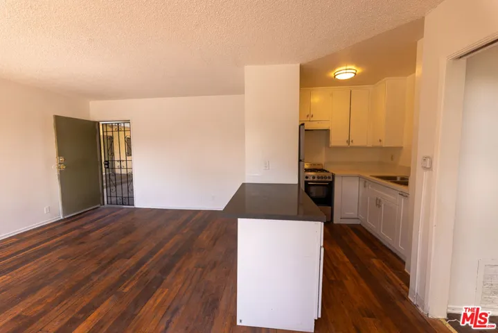 275 Lucas Avenue 11, Los Angeles, California 90026