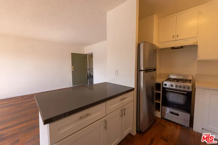 275 Lucas Avenue 11, Los Angeles, California 90026