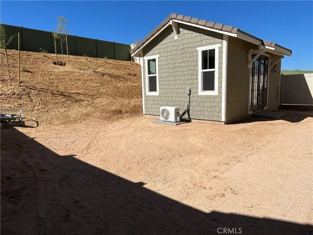 17209 Harpers Ferry, Hesperia, California 92345