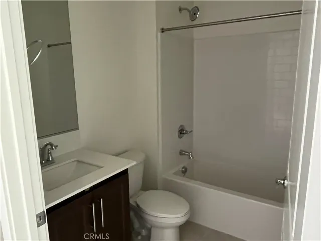 17209 Harpers Ferry, Hesperia, California 92345