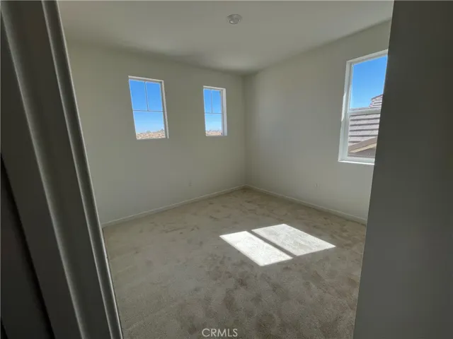 17209 Harpers Ferry, Hesperia, California 92345