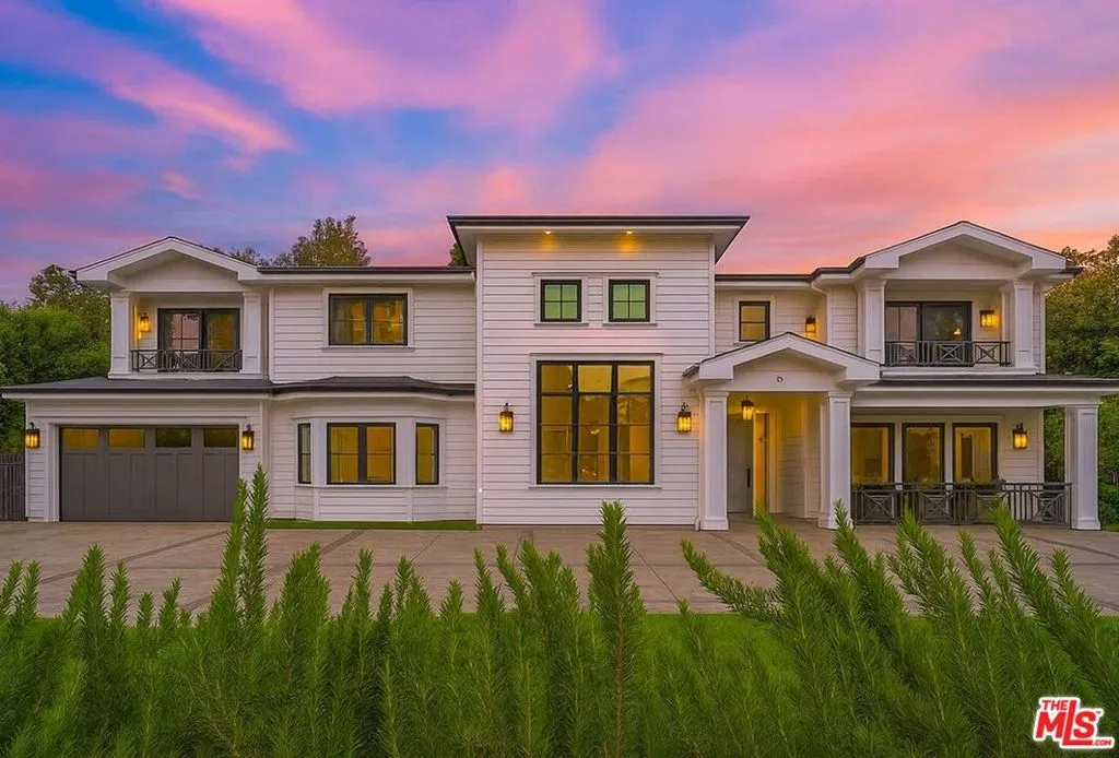 126 N Canyon View Drive, Los Angeles, California 90049, 5 Bedrooms Bedrooms, ,8 BathroomsBathrooms,Residential Lease,For Rent,Canyon View,25584057