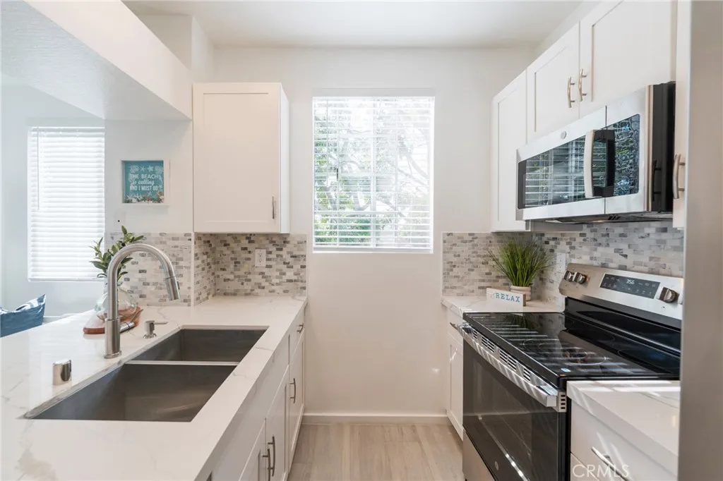 20371 Bluffside Circle B214, Huntington Beach, California 92646 home-pic-17