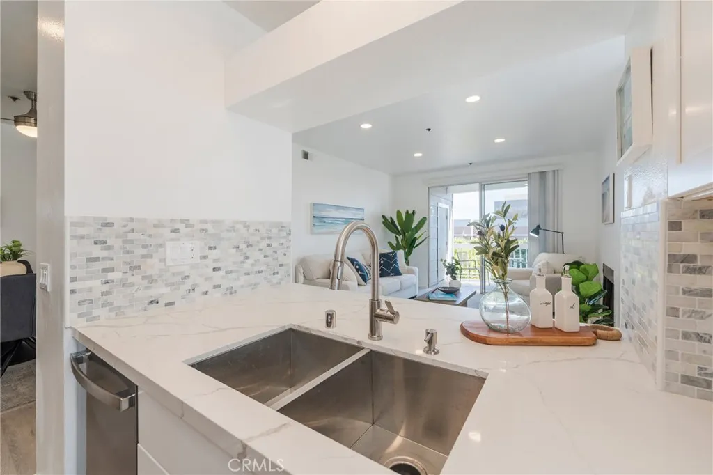 20371 Bluffside Circle B214, Huntington Beach, California 92646 home-pic-19