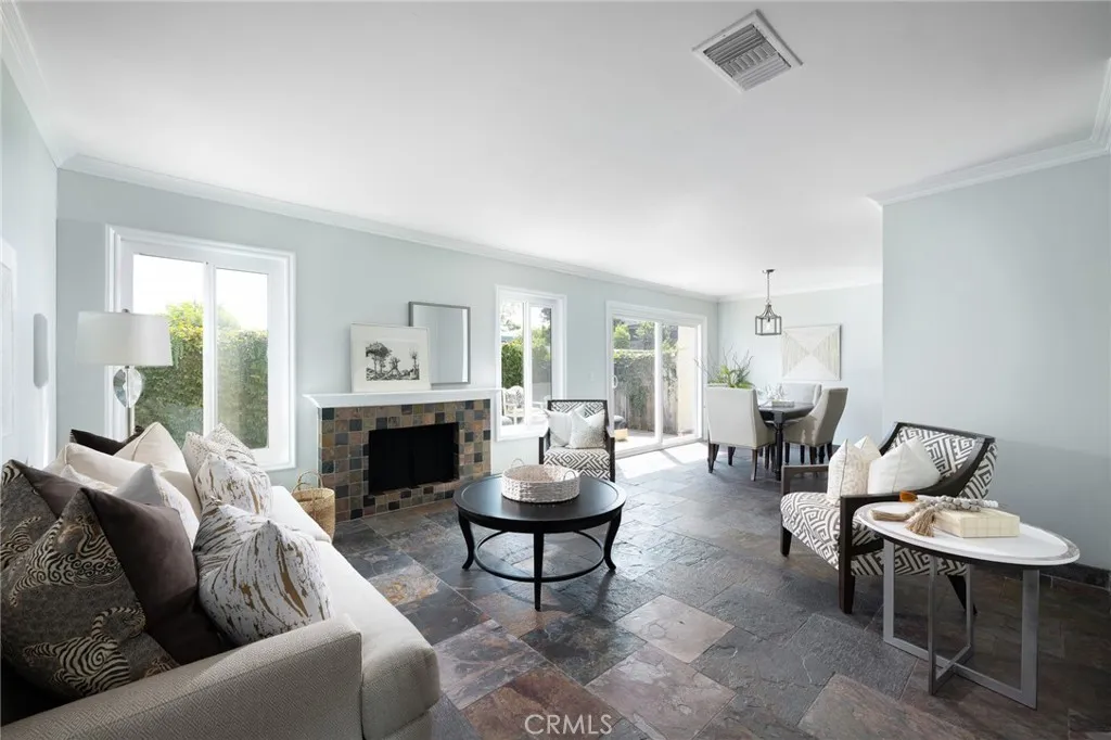 630 W Palm Avenue 15, Orange, California 92868, 3 Bedrooms Bedrooms, ,3 BathroomsBathrooms,Residential,For Sale,Palm,PW25192667