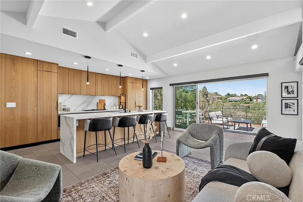 6441 Via De Anzar, Rancho Palos Verdes, California 90275 home-pic-1