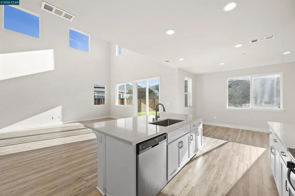 5541 Promontory Way, Antioch, California 94531 home-pic-36