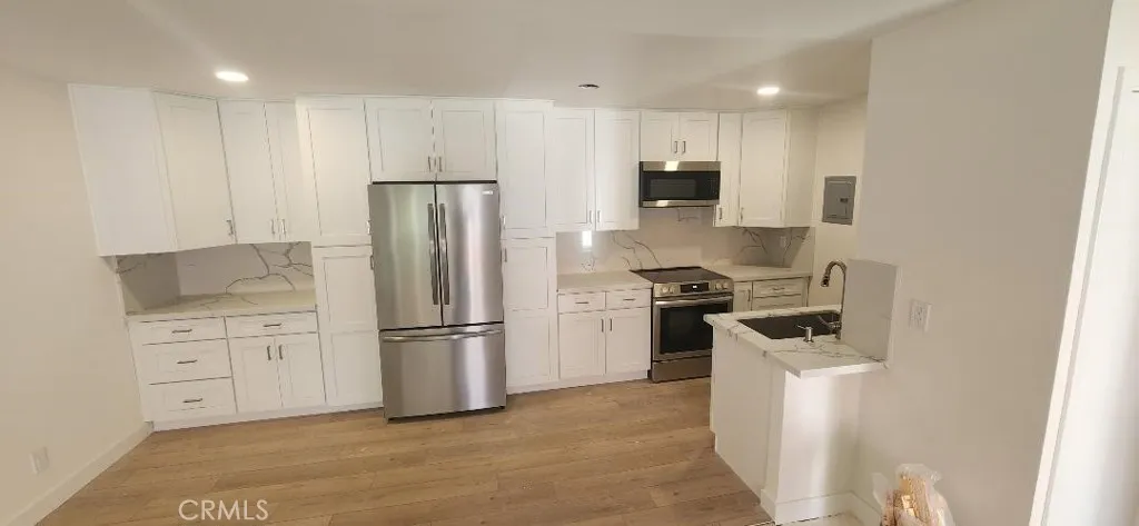 2511 W Sunflower Avenue P6, Santa Ana, California 92704, 2 Bedrooms Bedrooms, ,2 BathroomsBathrooms,Residential Lease,For Rent,Sunflower,PW25193673