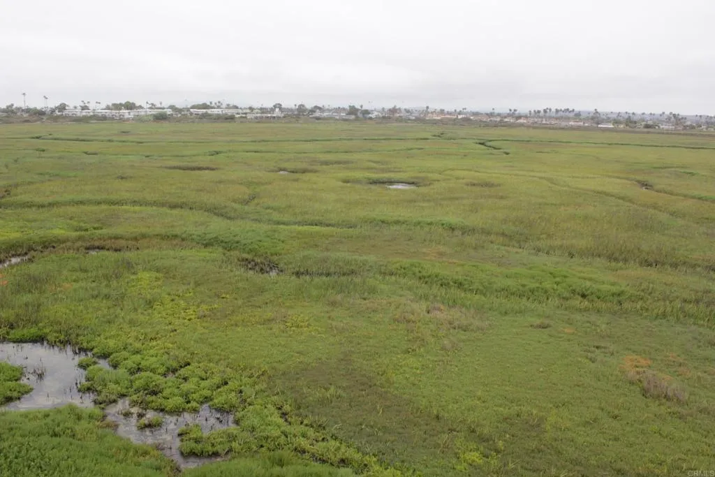 1365 Seacoast Dr E, Imperial Beach, California 91932 home-pic-21