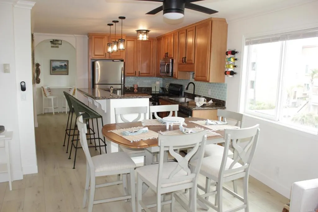 1365 Seacoast Dr E, Imperial Beach, California 91932 home-pic-16