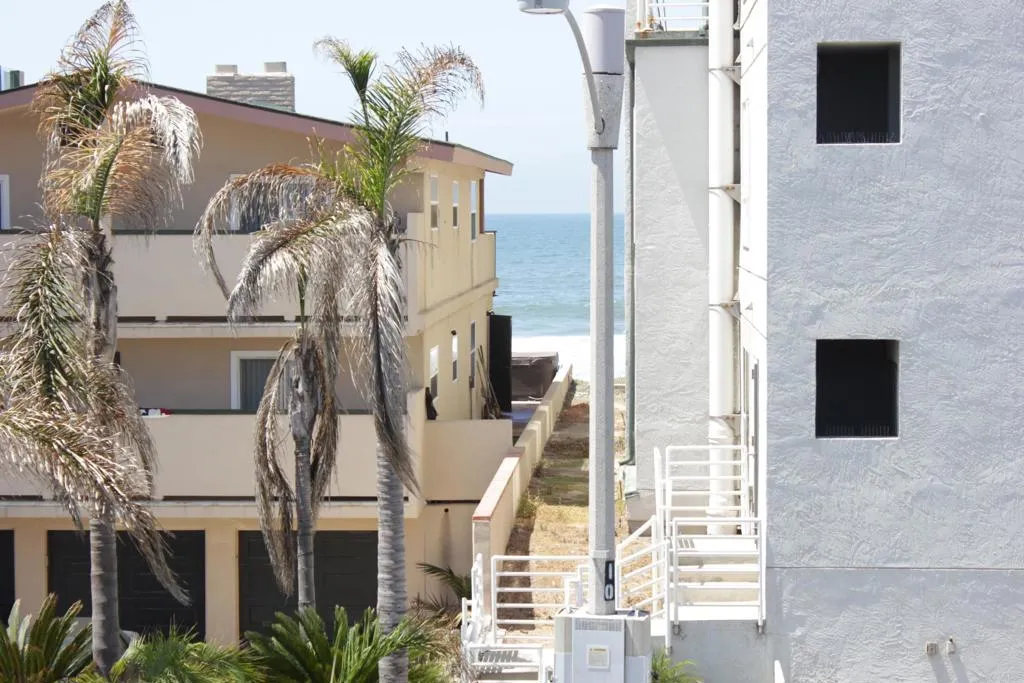 1365 Seacoast Dr E, Imperial Beach, California 91932 home-pic-32