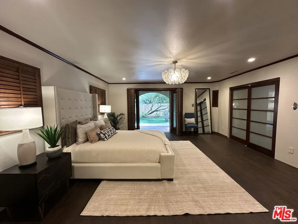 636 N Curson Avenue, Los Angeles, California 90036 home-pic-25