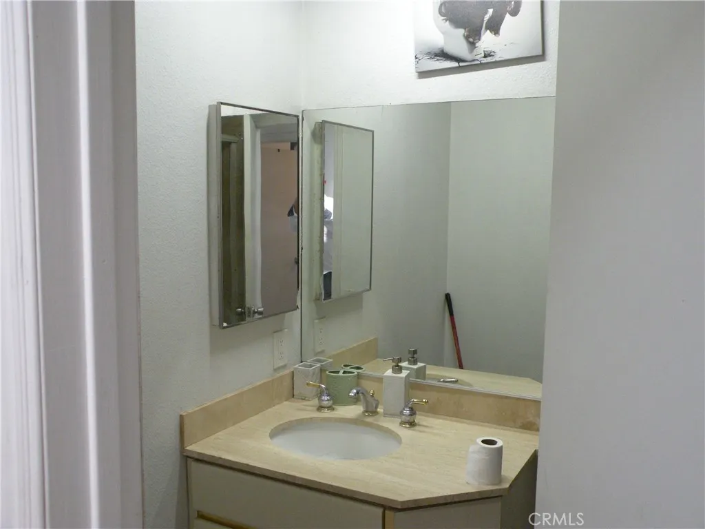 31810 Avenida La Gaviota, Cathedral City, California 92234 home-pic-6