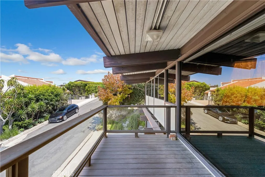 1969 San Remo Drive, Laguna Beach, California 92651 home-pic-11