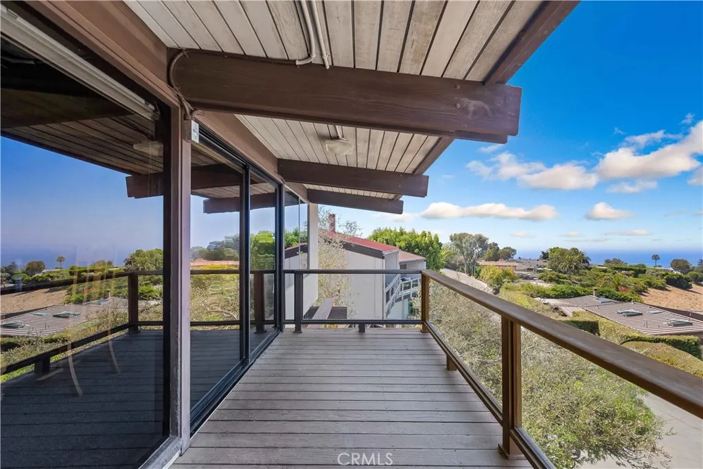 1969 San Remo Drive, Laguna Beach, California 92651 home-pic-18
