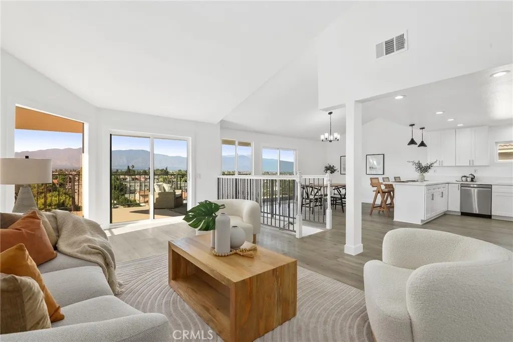 1023 Mooney Drive, Monterey Park, California 91755, 4 Bedrooms Bedrooms, ,3 BathroomsBathrooms,Residential,For Sale,Mooney,PF25192596