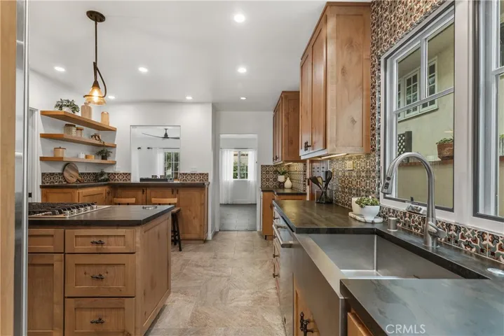 261 Granada Avenue, Long Beach, California 90803