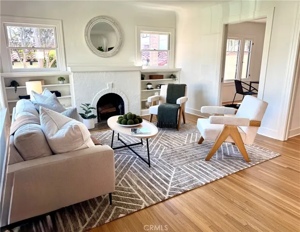 261 Granada Avenue, Long Beach, California 90803