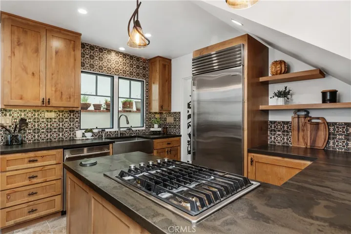 261 Granada Avenue, Long Beach, California 90803