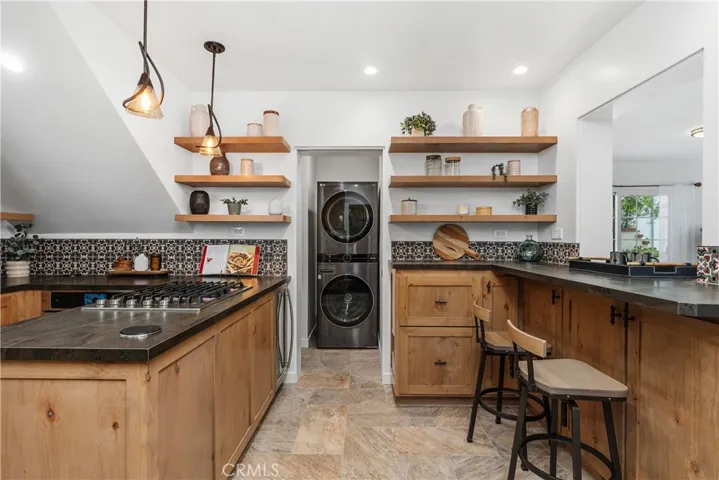 261 Granada Avenue, Long Beach, California 90803