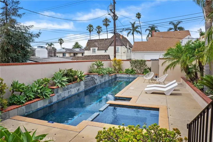 261 Granada Avenue, Long Beach, California 90803