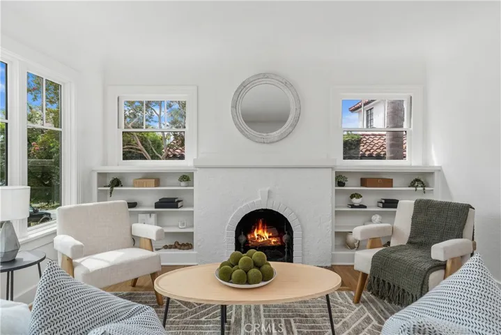 261 Granada Avenue, Long Beach, California 90803