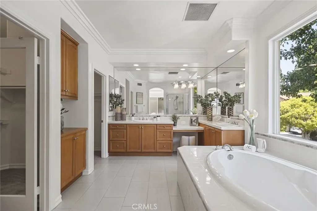 16 Spring Grv, Irvine, California 92620 home-pic-46