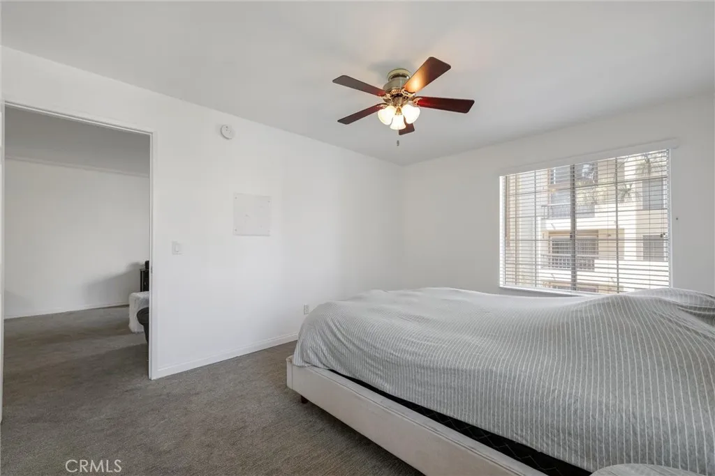 21450 Burbank Boulevard 203, Woodland Hills, California 91367 home-pic-18