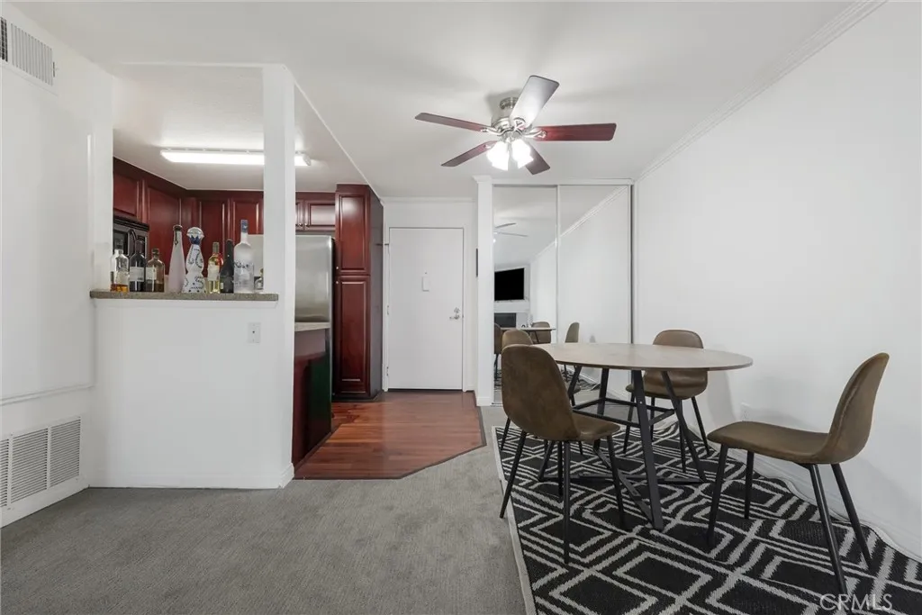 21450 Burbank Boulevard 203, Woodland Hills, California 91367 home-pic-9