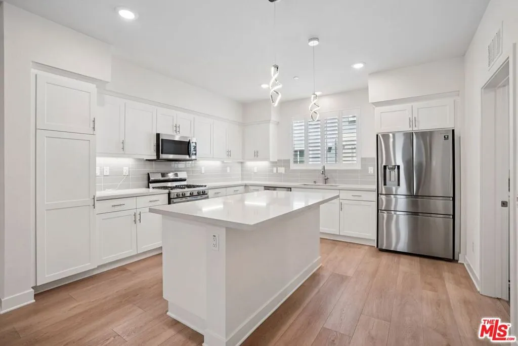 8126 Cooper Lane, Gardena, California 90248, 3 Bedrooms Bedrooms, ,4 BathroomsBathrooms,Residential,For Sale,Cooper,25583309