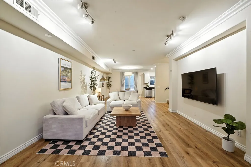5805 Monterey Rd, Los Angeles, California 90042 home-pic-2